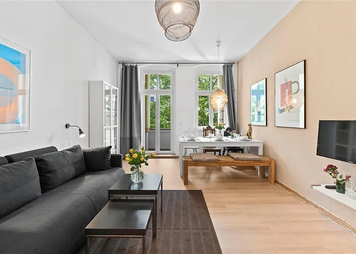 Holiday 33 Apartments Efg Schoenhauser Allee Mit Balkon